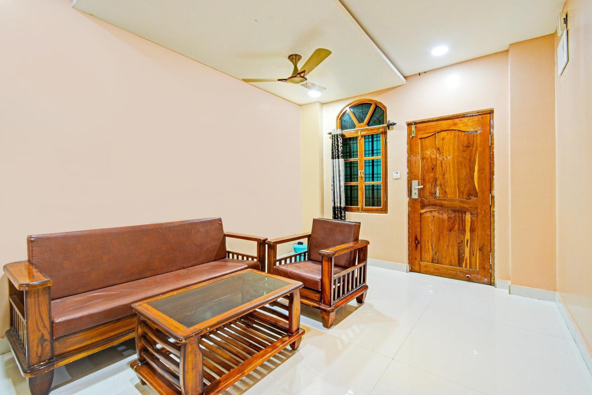 Super Townhouse Mancherial Mancheral Bagian luar foto