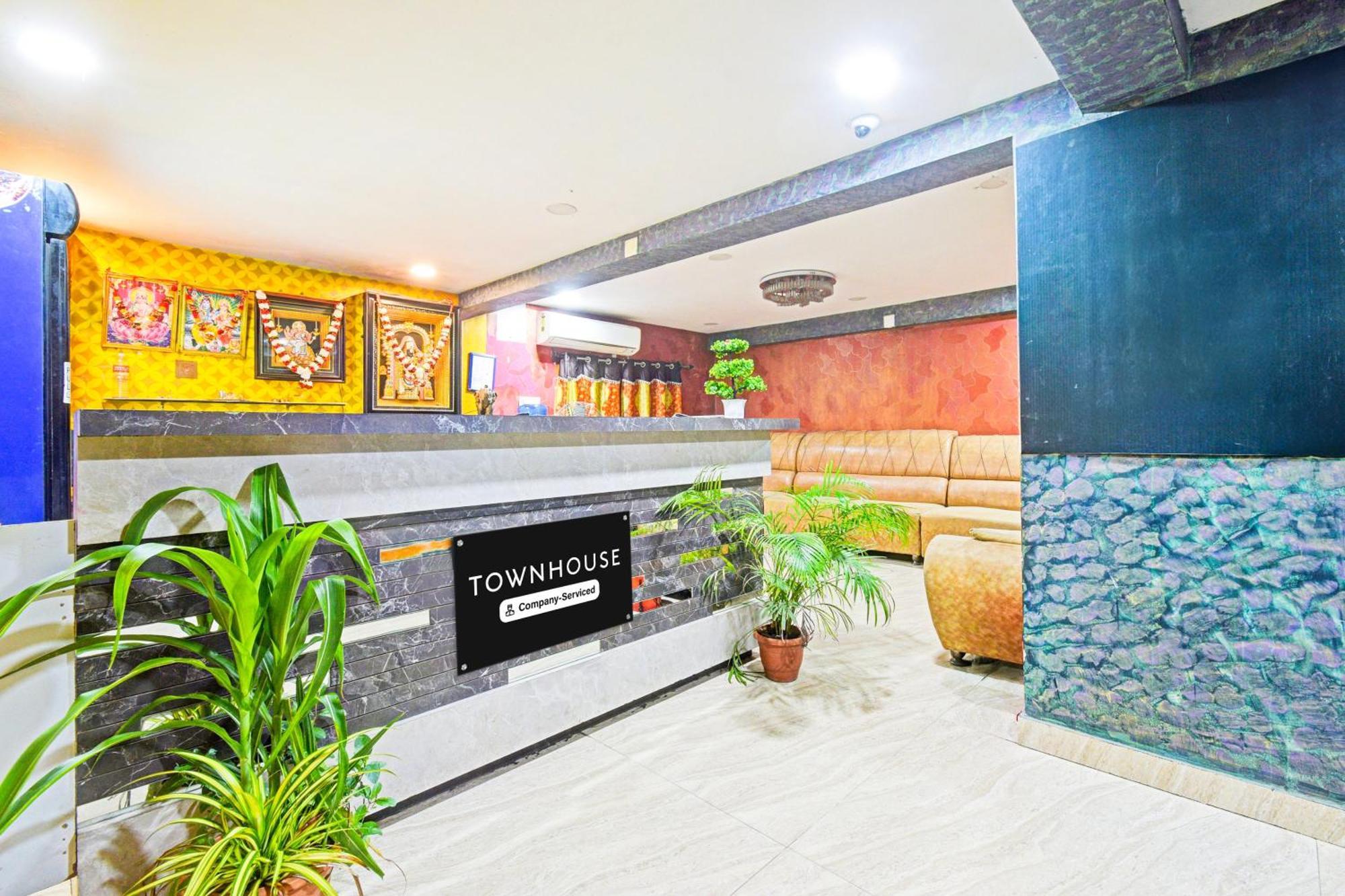Super Townhouse Mancherial Mancheral Bagian luar foto